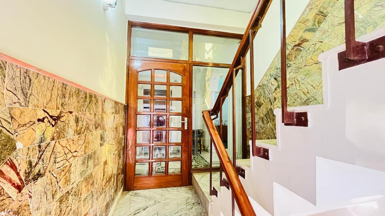 Hotel Starline Sector 28 Гургаон Экстерьер фото