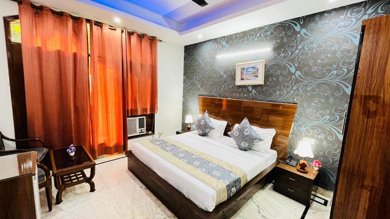 Hotel Starline Sector 28 Гургаон Экстерьер фото